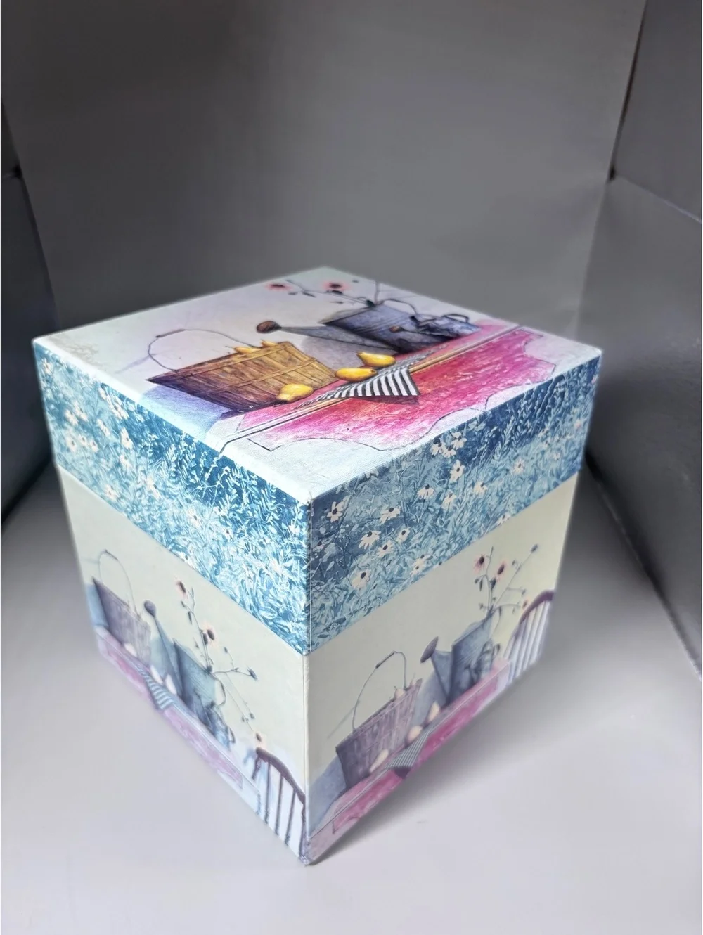 Vintage Floral Square Gift Box with Lid, Still Life Basket Design, 6x6x5.5